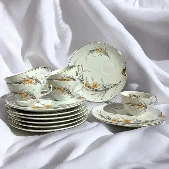 Vintage 1950s Napco China Hand Painted Wheat Flower Snack Plate and Tea Mug Set - Picture 2 of 7